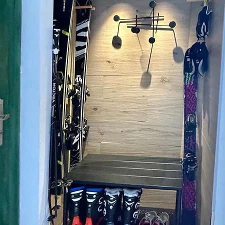 Mountain Dornajo Daire *